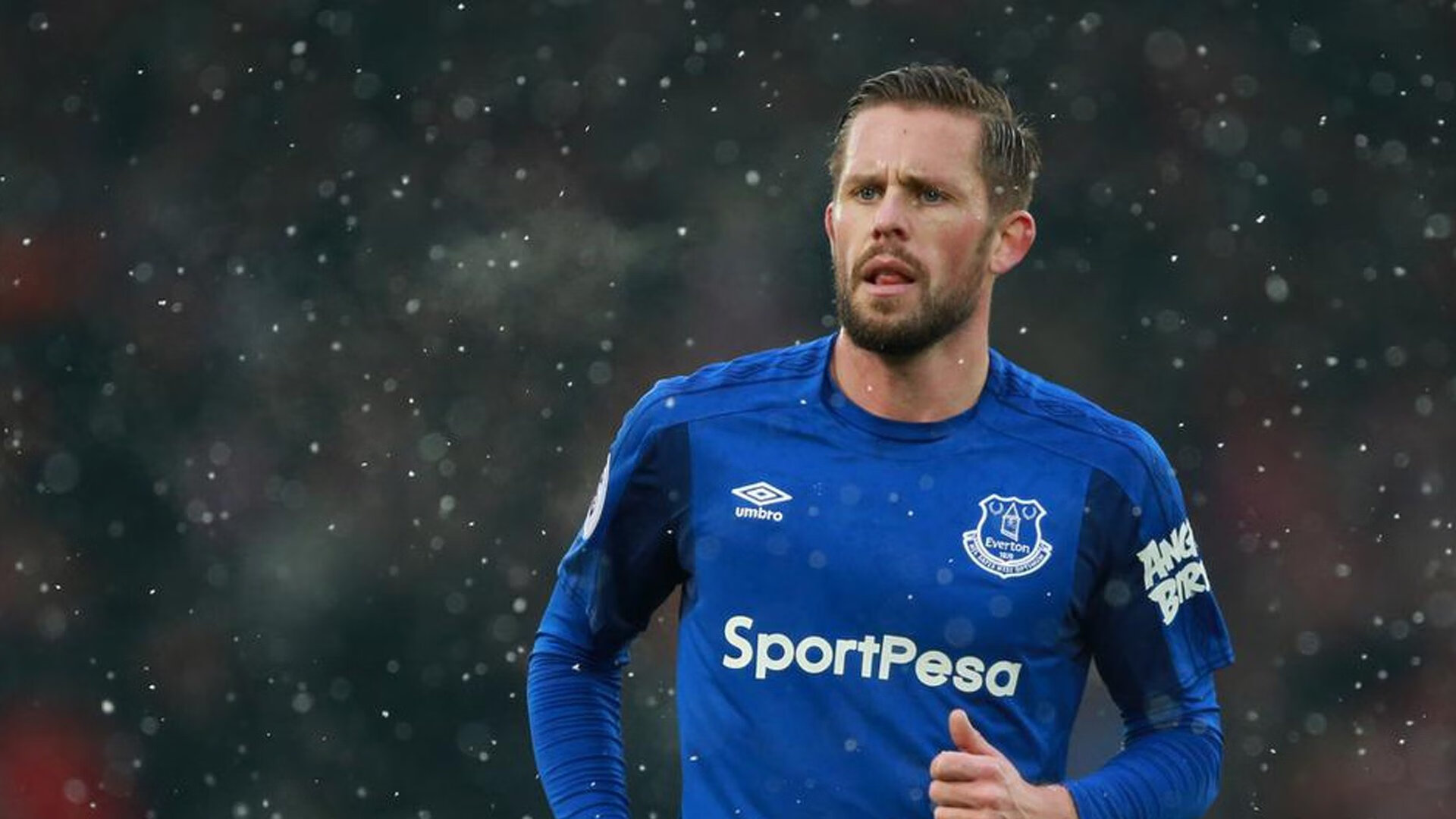 足球视频教程平台支持多方位互动交流，足球视频播放